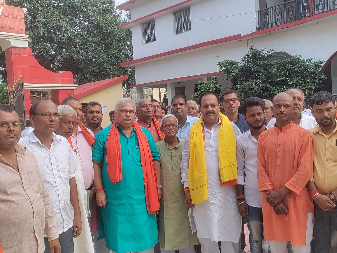 deveshkumarbjp's tweet image. समीक्षात्मक बैठक में सोनपुर के पूर्व विधायक एवं बिहार भाजपा के अनुशासन समिति के अध्यक्ष, श्री विनय सिंह जी, छपरा जिला उपाध्यक्ष, श्री राजेश ओझा जी और श्री जयशंकर बैठा जी, सोनपुर सदर पूर्वी मंडल अध्यक्ष, श्री शिवबचन सिंह जी,प्रदेश कार्यसमिति सदस्य, श्री उपेंद्र सिंह जी उपस्थित रहे