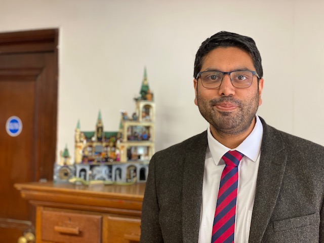 redkitedays's tweet photo. I met recently with the new head at @OPS_OratoryPrep  and he's fantastic!  His humour is infections &amp; he has a drive and passion that impresses.  The kids love him already and he's very present within the school.
Next Open Day - Sat 15th
https://t.co/2QrYjlBime https://t.co/Zmk02k3Dsn