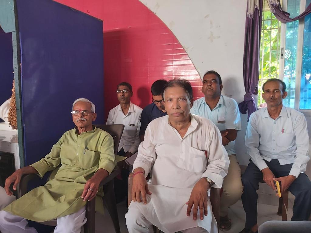 deveshkumarbjp's tweet image. समीक्षात्मक बैठक में सोनपुर के पूर्व विधायक एवं बिहार भाजपा के अनुशासन समिति के अध्यक्ष, श्री विनय सिंह जी, छपरा जिला उपाध्यक्ष, श्री राजेश ओझा जी और श्री जयशंकर बैठा जी, सोनपुर सदर पूर्वी मंडल अध्यक्ष, श्री शिवबचन सिंह जी,प्रदेश कार्यसमिति सदस्य, श्री उपेंद्र सिंह जी उपस्थित रहे