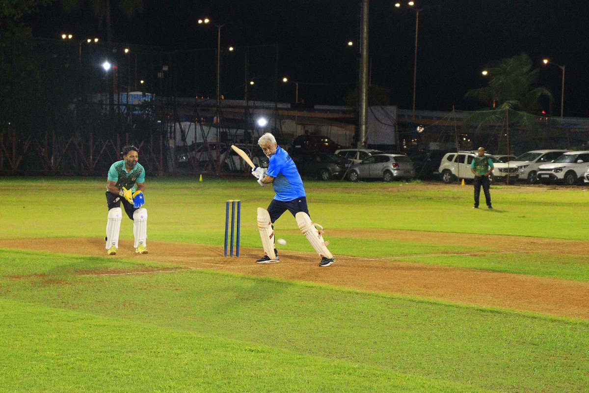 IslamGymkhana's tweet photo. Cricket match After Floof Light Inaugration @yusuf_abrahani 
#floodlight #Cricket #cricketmatch https://t.co/r28Vqqn4fn