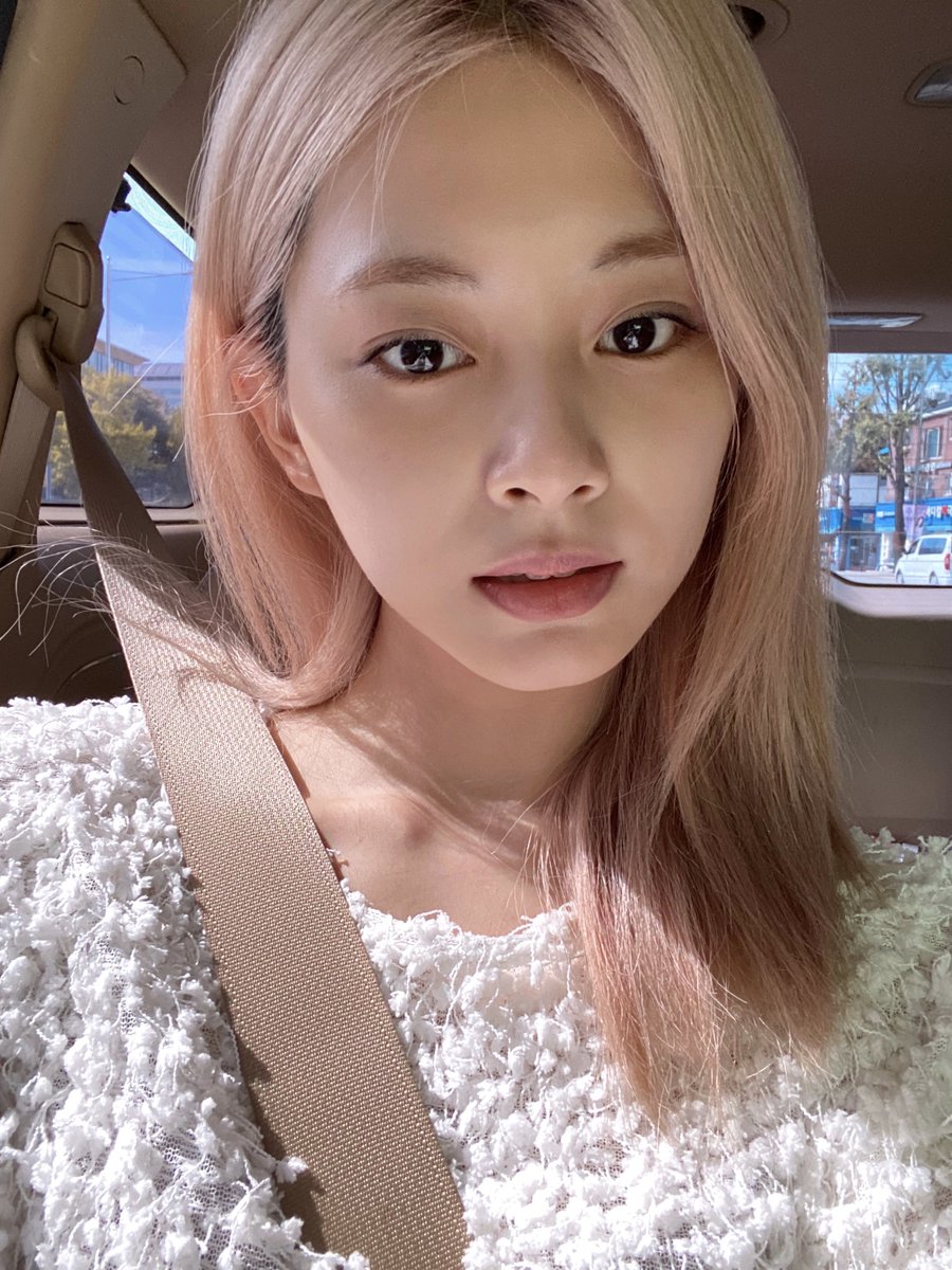 dsstradctd's tweet photo. I have missed many photos and Tzuyu moments
Thanks to god, I'm still breathing https://t.co/ik3WBeIM1N