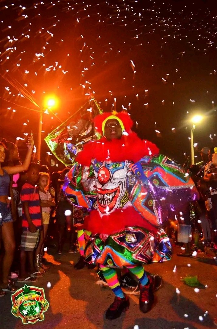 RezendedeMadur2's tweet photo. A Rezende botou baile na congonha.. 🎶🎆🕺🎭🥇🥳 @RezendedeMadur1 #carnaval2017 https://t.co/CJ9JpGR7Va