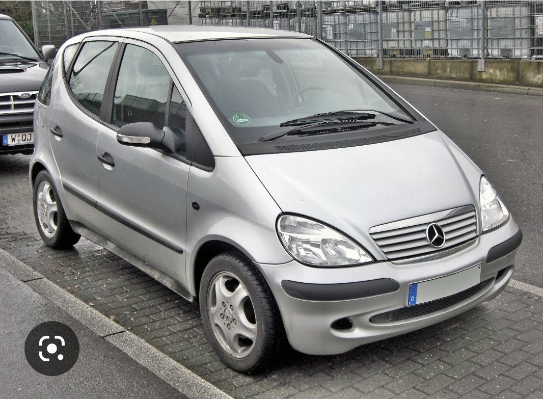 TrapperMedia's tweet photo. Das ist so ein richtiges Dortmund Auto https://t.co/hZxYugAUe7