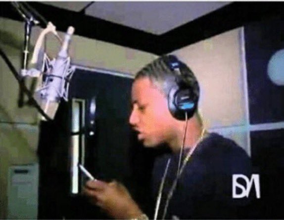 hennybdat's tweet photo. “Play with money while im swimming…count this cash in my trunks. Watch the green hit the poole like draymond with the punch” https://t.co/BIVEV2iGoF