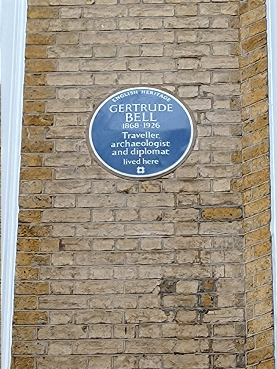 blueplaquebaby's tweet photo. 71. Gertrude Bell, Chelsea
Archeologist &amp; Diplomat.
New plaque erected in 2019.
Remembered for her travel writings for her time in the Middle East. https://t.co/qV7eSoFZyZ
