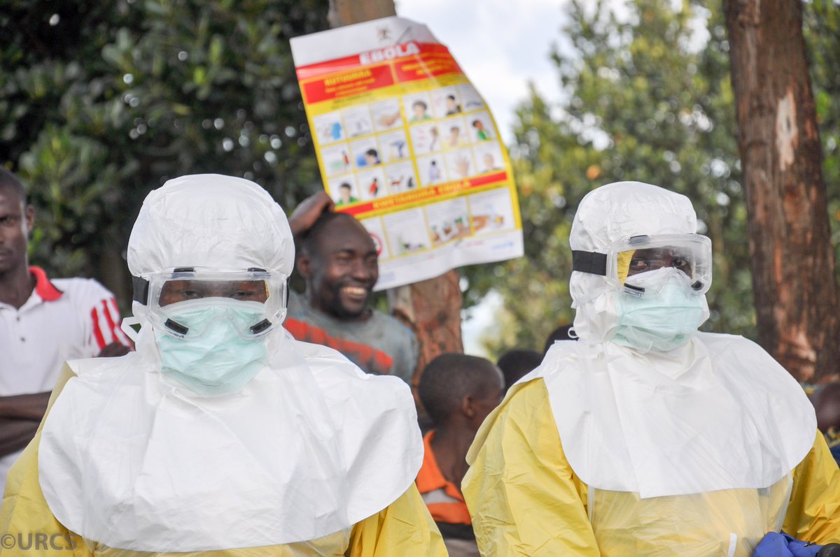 inakasiita1's tweet photo. Since the declaration of the #Ebola outbreak in #Uganda on September 20, the @UgandaRedCross has been working with the @MinofHealthUG to offer timely emergency response to prevent the virus from spreading at community level.
🔴43 cases of Ebola
⚫️29 deaths across five districts. https://t.co/4ym9VxcS12