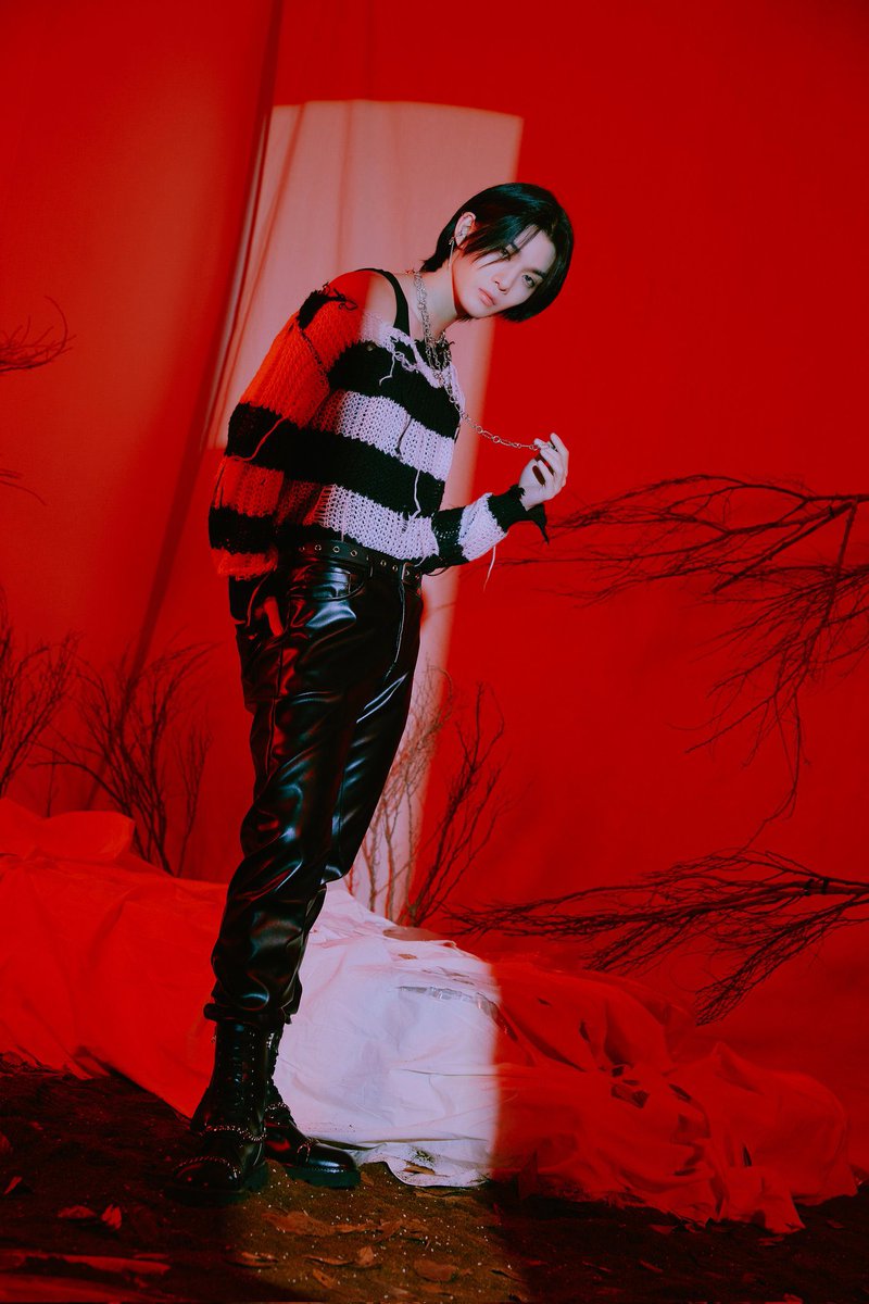 5baeby's tweet photo. #REPLAY_CIX 화보의 좋았던 부분 또 남기러 왔어요 정글을 다시 유니버스 화보로 재현함으로써 성장을 이렇게 지켜보니까 벅차고 눈부셔요✨❤️
현장에서 촬영된 화보 폴라로이드📸 받고 싶어요
✔️@into__universe 팔로우했습니다🫡 https://t.co/LJv6nZQuV8
