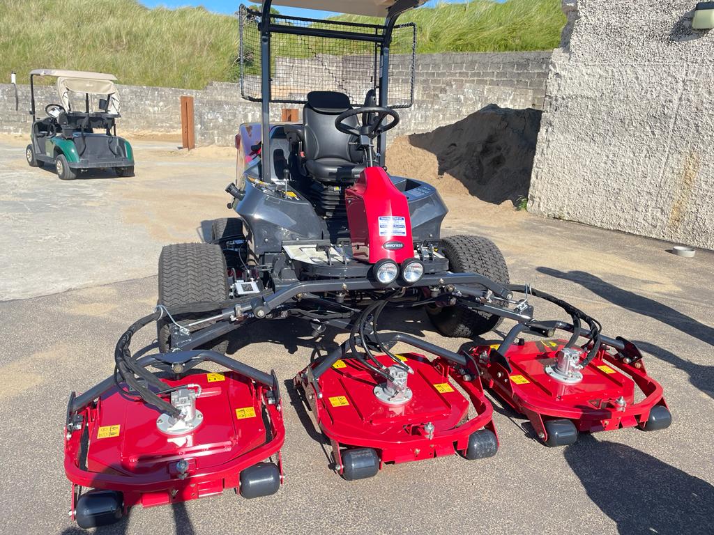 GeaneyL's tweet photo. Another Baroness delivery and a new happy customer!
To arrange a demo or find out more about the GM2810 and our range visit us at https://t.co/Fv2ja9F4Y9 or check out https://t.co/PyUHGn28Iu
#quailtyondemand #greenkeepingire #lessstresswithbaroness #golfequipment #golfgreens https://t.co/POhAzY972C