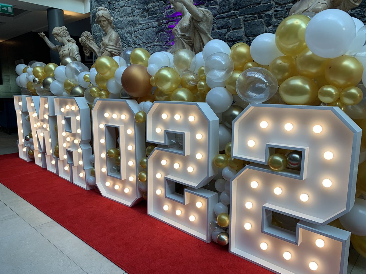 RTERnaG's tweet photo. 2 ainmniúcháin againn ar an ngearrliosta do Chraoltóireacht le Gaeilge anocht @IMRORadioAwards 

@IrisAniar le @FNeachtain @Treasa_B &amp; @MainneNa 

Agus an clár faisnéise Ogie faoi Ogie Ó Dufaigh @monaghangaa le @MichelleNicGria &amp; @aimsiufior 

Go n-éirí leis na hiarrthóirí ar fad https://t.co/Bjbskq36qV