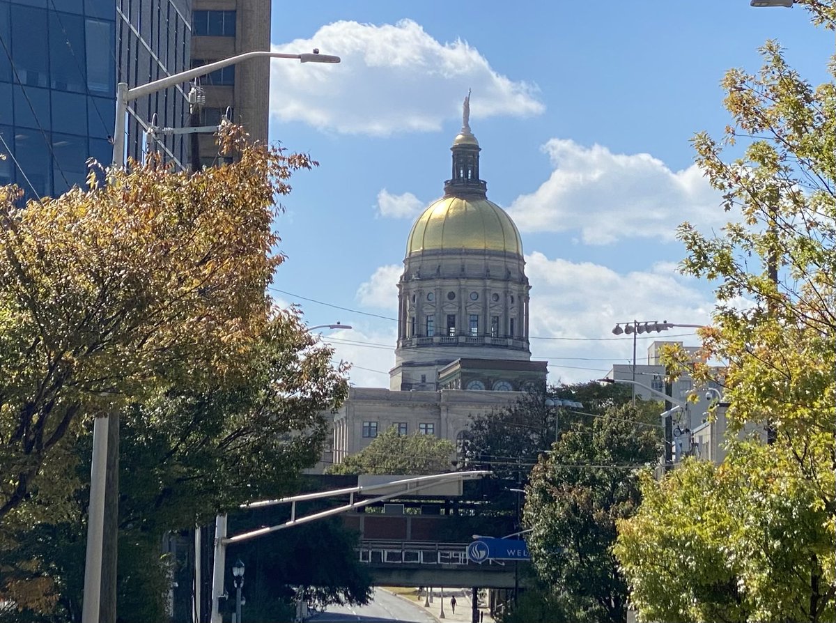 AnneZMurphy's tweet photo. Can’t wait till this becomes Stacey’s office. Early voting in GA begins October 17. #vote #byekemp #GAblue @staceyabrams https://t.co/x9r36uPpLk