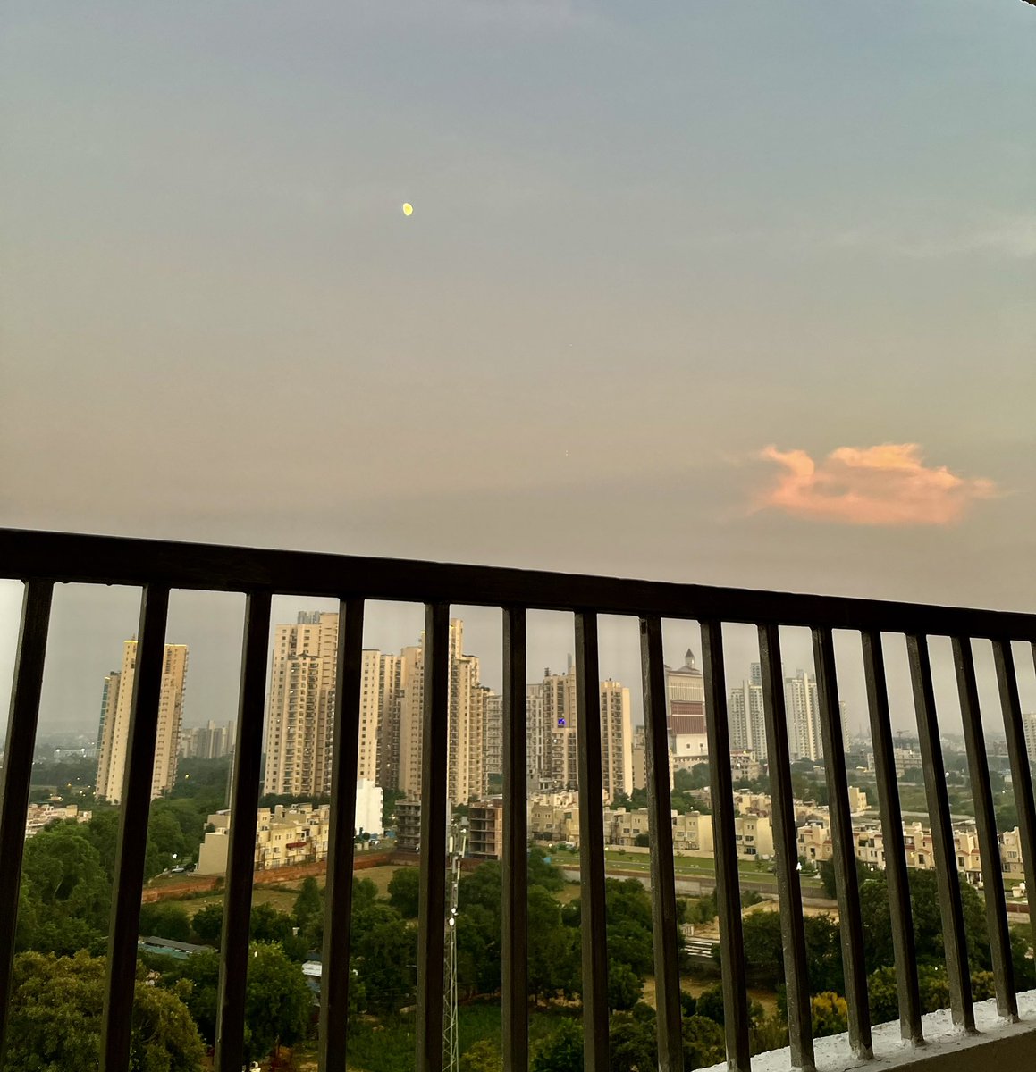 SangpuiiSy's tweet photo. “And there’s dazzling haze,
A mysterious way about you, dear”✨ https://t.co/R4EVscXSTF