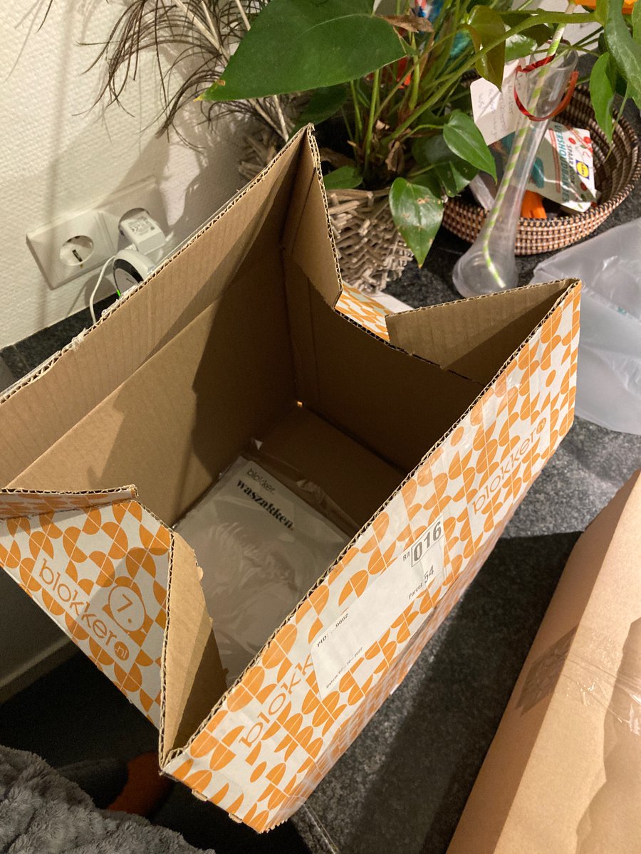 BGieteling's tweet photo. @Blokker Neem aub brievenbuspakketjes op in jullie logistieke keten. https://t.co/p3fLqdVcIe
