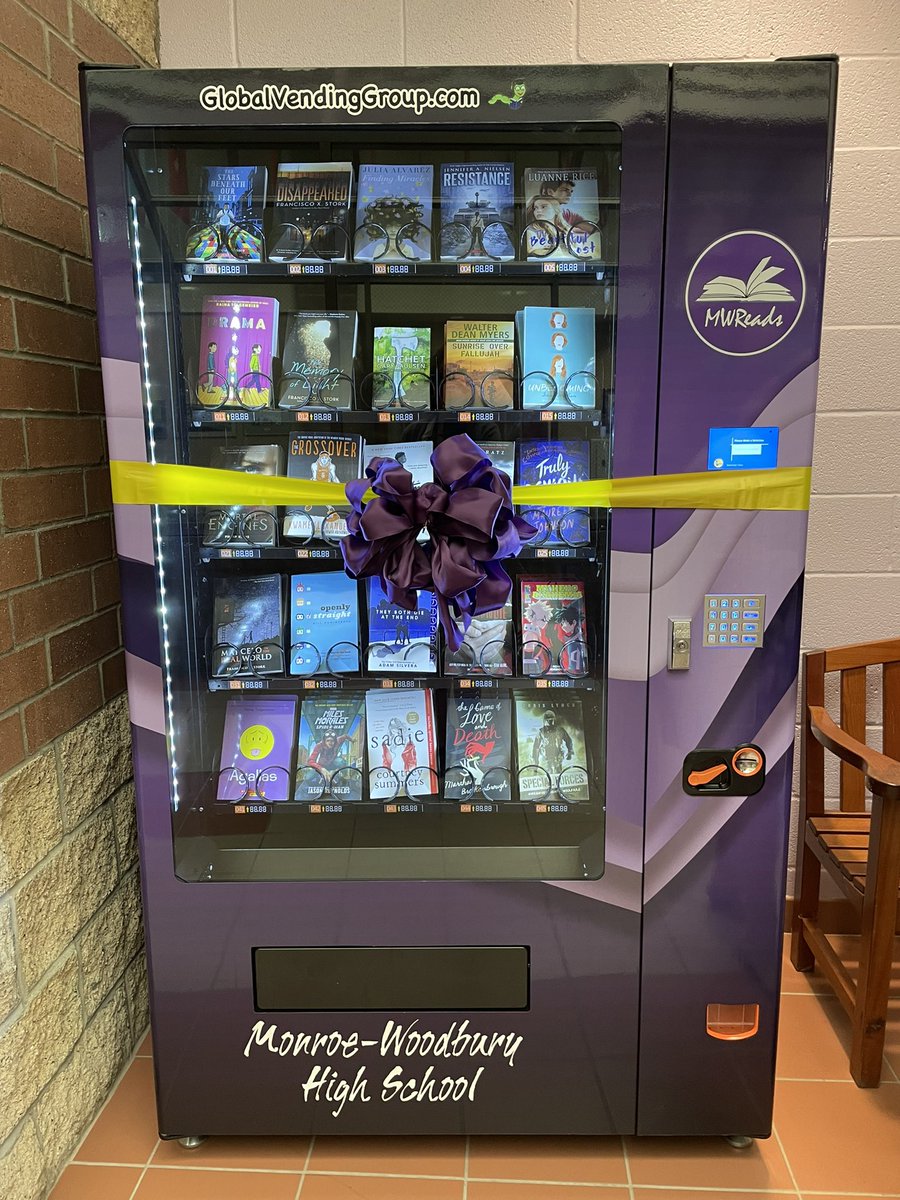 MWHS_English's tweet photo. Some dreams do come true! Many thanks to all who helped manifest this dream, including Mr. Kaste, our school store, and our fabulous librarians! #MWReads https://t.co/MWEj6HWOKd