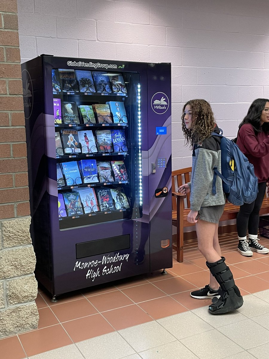 MWHS_English's tweet photo. Some dreams do come true! Many thanks to all who helped manifest this dream, including Mr. Kaste, our school store, and our fabulous librarians! #MWReads https://t.co/MWEj6HWOKd