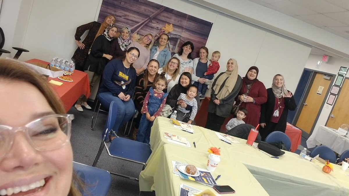 ErendiraEvers's tweet photo. Thank you all the Moms who come to a very special Snack & Chat we had a great time, Thank you Anna for all your hard work, this events can not be possible with out your help!#npd117 #snack #chat https://t.co/niixSobGo8