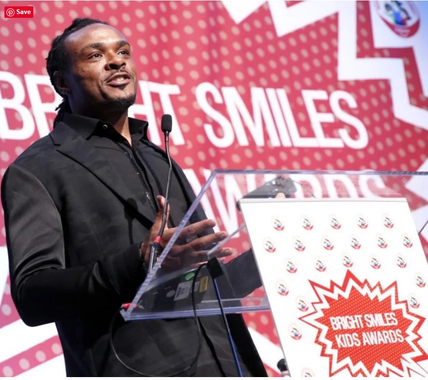 BurnsEnt's tweet image. Happy #WorldSmileDay! 😁

We've been lucky to partner @Colgate with amazing talent over the years for their Bright Smile, Bright Future Initiative, @RashadJennings, @TeamVic, @BCarr39, @Yarashaahidi and @chinamcclain, just to name a few! 

#ColgateSmile #partnerships #marketing