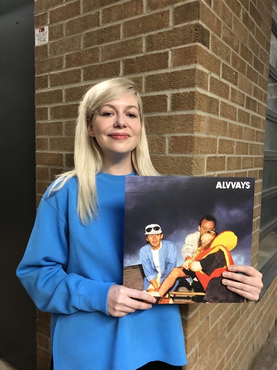 alvvaysband's tweet image. ¡BLUE REV IS OUT! thanks for cranking with us
alvvays.ffm.to/blue-rev