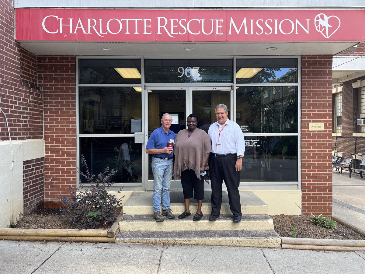 VOLUNTEER SPOTLIGHT: Meet Dan (left)! 

Dan has been serving with us since 2014 in our Rebound learning center &amp; kitchen. He’s served for nearly 650 hours—but the impact he's had on our residents' is truly immeasurable.

Interested in volunteering? Visit charlotterescuemission.org/volunteer.