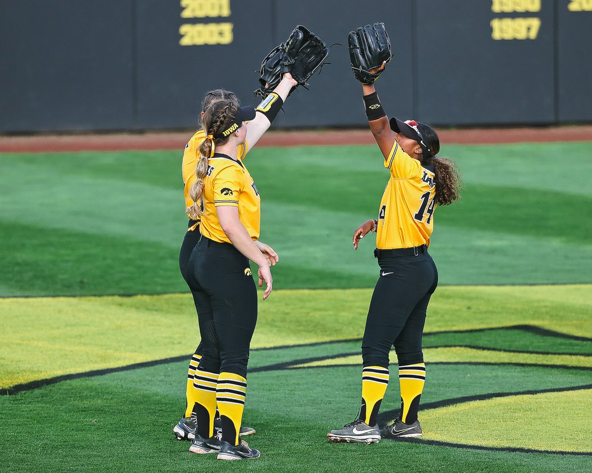 iowasoftball's tweet photo. Kicking off the Big Four Classic!

🆚 : Northern Iowa
🕐 : 6 p.m. (CT)
🌎 : Iowa City, Iowa
📍 : Pearl Field
💻 : https://t.co/CBPhrVH7P2 
🎟 : Free Admission

#Hawkeyes x #FightForIowa https://t.co/16CGvcT5dN