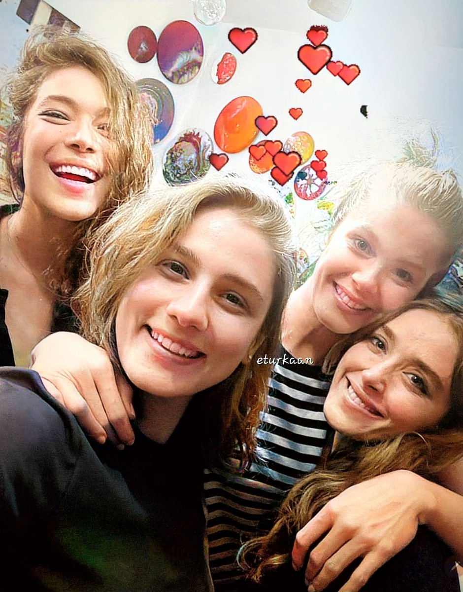 ergen_turkan's tweet photo. Canlar ♥️ #BurcuBiricik #CamdakiKız https://t.co/Z2vIMYY6ZL