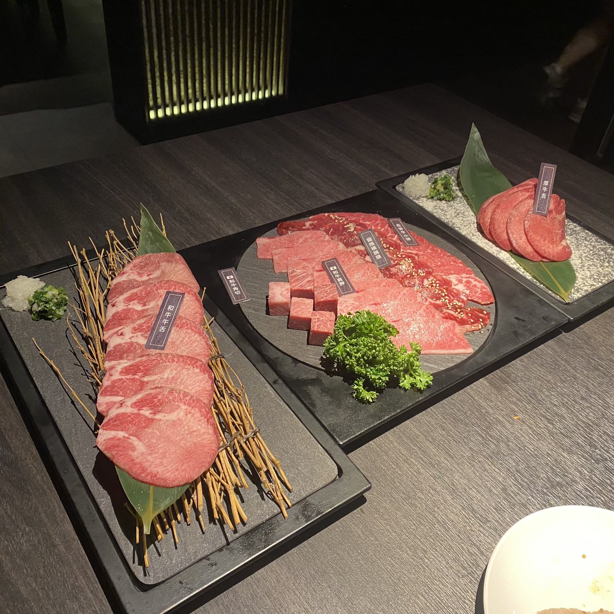 和某餐廳的廚師一起吃燒肉
四捨五入
我是不是等於吃過這間餐廳？ https://t.co/yZCewyjRqx