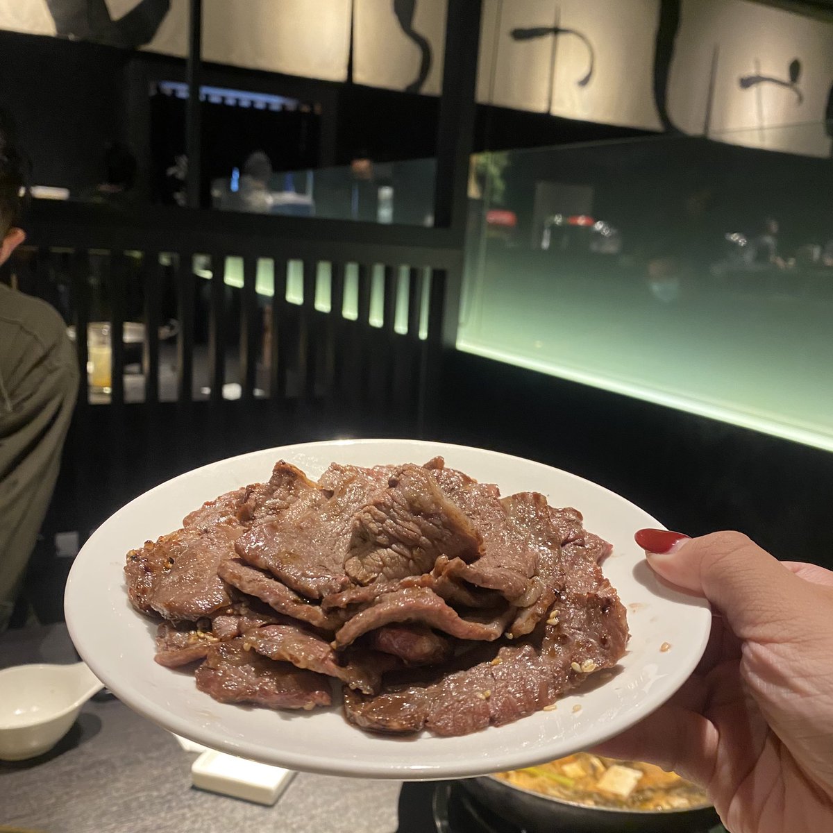和某餐廳的廚師一起吃燒肉
四捨五入
我是不是等於吃過這間餐廳？ https://t.co/yZCewyjRqx