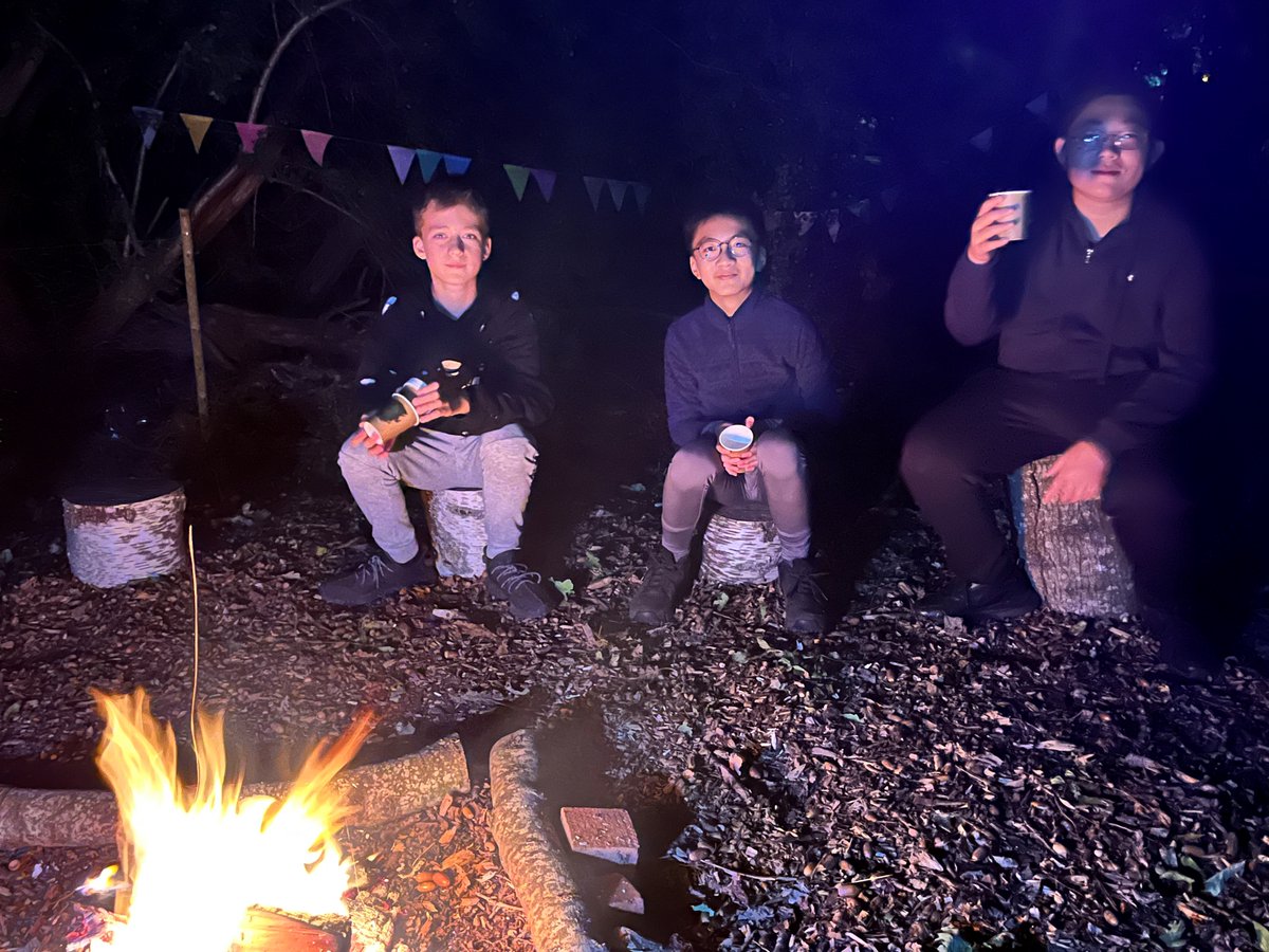 SJBWindsor's tweet photo. The #SJBboarders enjoy a hot chocolate and s'mores around the fire with the headmaster in their #SJBboarding garden. Thanks to Littemuddyboots Windsor, it's all set-up very nicely. The boys had a fab time! #weloveboarding
@lilmuddyboots https://t.co/JigvDyBOtE
