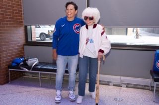 rachelfolden25's tweet photo. Last week the ⁦@Cubs women⁩, the cast from the movie “A League of their Own”, ⁦@KelsieWhitmore⁩, ⁦@baseballfor_all⁩, and the legendary Maybelle Blair all came together to celebrate women in baseball. From past generations to future generations…
❤️🧡💛💚💜⚾️🧢 https://t.co/1CxFYjHXnG