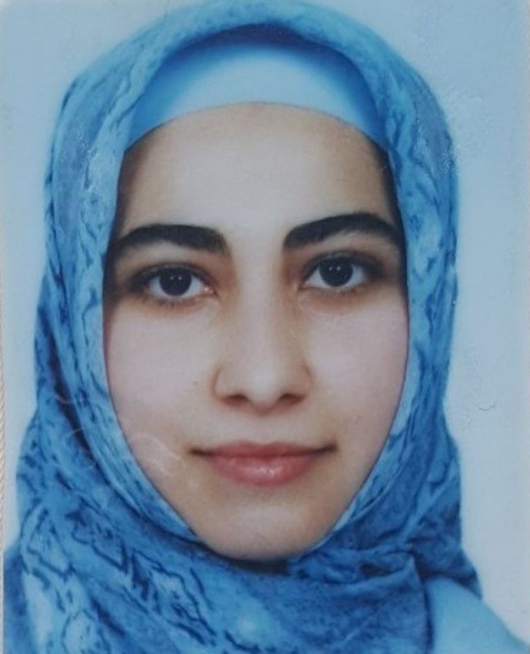 Kadinn_Sesi's tweet photo. Kalp hastası Zübeyde Kara Mart 2019'dan beri Konya Cezaevinde tutsak. Zübeyde Hanım'ın cezaevindeki eşinin de ciddi rahatsızlıkları var. Üstelik Kara çiftinin üç çocuğundan ikisi psikolojik tedavi görüyor. Bütün ailenin yaşam hakkı için infaz erteleme yapılmalı.
#MevlidKandili https://t.co/JrHzw41MdR