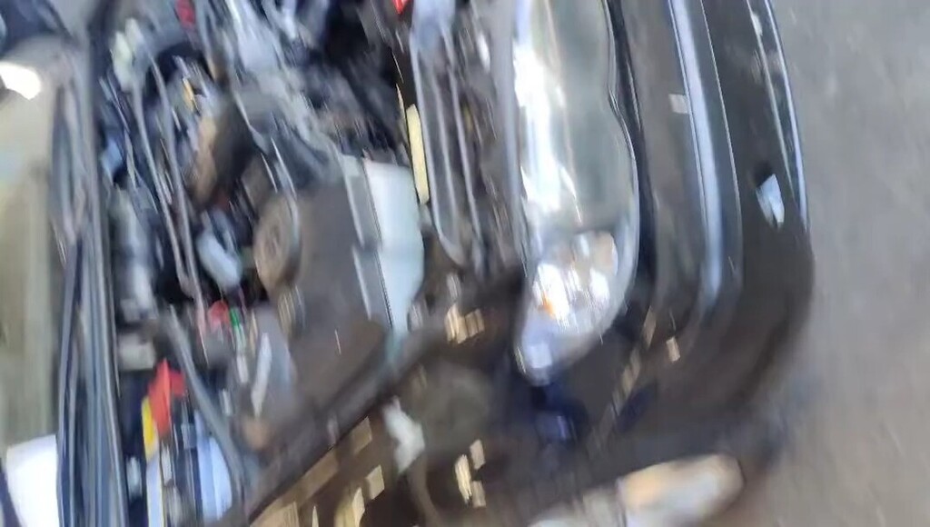 julesvanroe's tweet photo. Toen in mei onze koppakking de geest gaf was ik zo eigenwijs om die zelf te willen repareren. Met heel veel hulp van zoon @1122joshua1 is dat gelukt, alleen bleven er nog wat zaken over. Zo was er een stuk kettingspanner en een dop in de carterpan gevall… https://t.co/E570bVMPaP https://t.co/BDjjvfXcwD