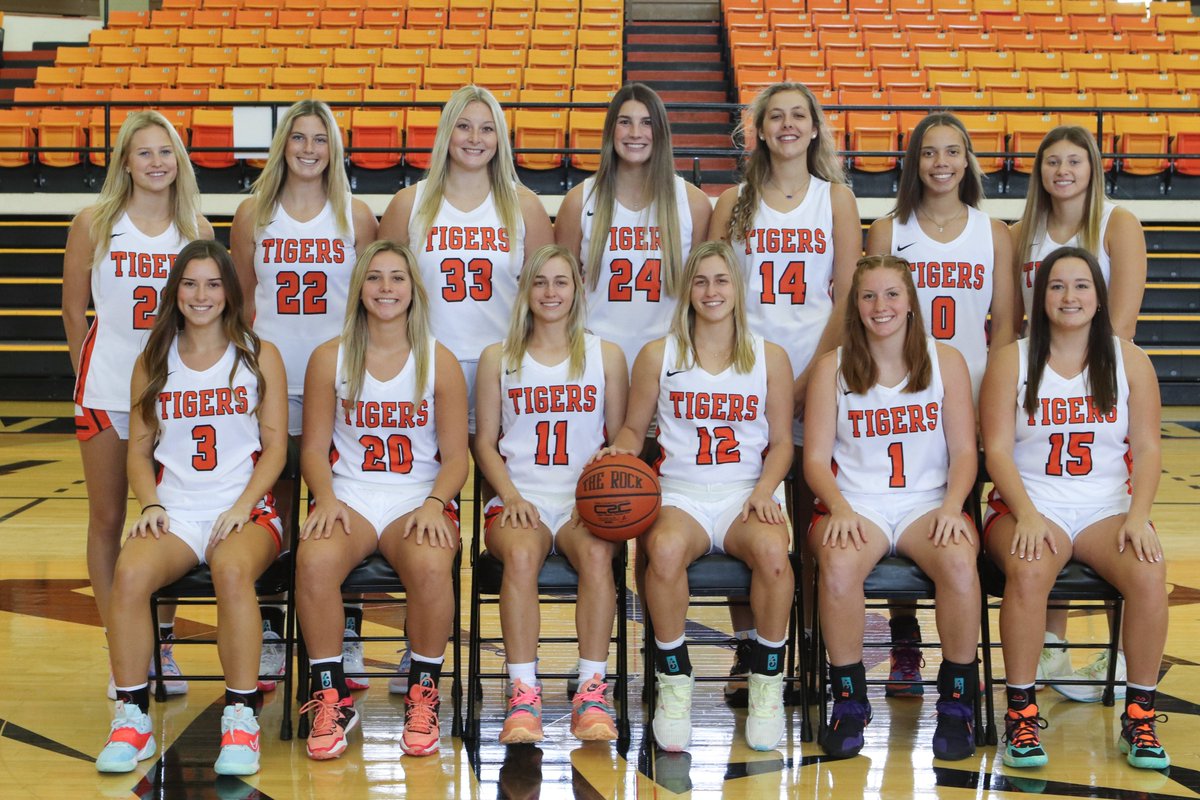 ECUTigersWBB's tweet photo. Our Adopt-A-Tiger fundraising campaign is underway. This campaign helps raise money to give our student-athletes the best experience possible. 

If you would like to donate, please click on the link below. Any donation helps &amp; does not go unnoticed.

https://t.co/idkelHljzo https://t.co/BZ1Nb9SJcj