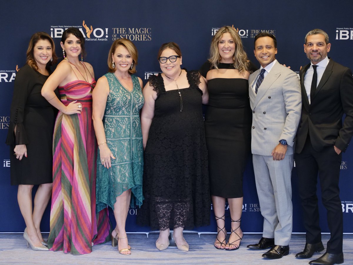 ¡BRAVO! This year's HPRA gala was a success all thanks to the support of our leadership, honorees, emcees, sponsors, PR professionals, students and members of the multicultural communications community. #HPRABRAVOAwards