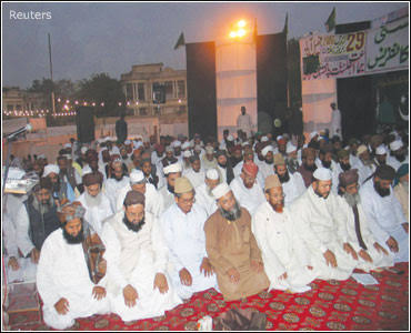 ۶۳ جنازے اٹھا کے بھی ہم محبِ وطن رہے 
 #Shohda_Milad_Pr_SalamHo