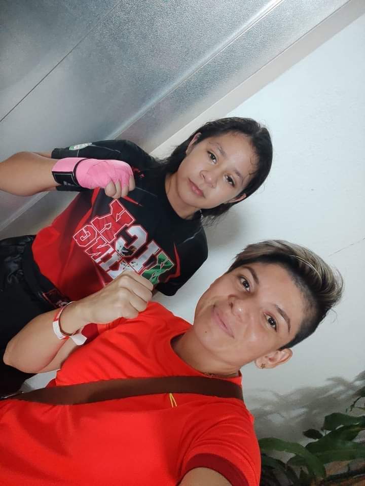 XHVXTabasco's tweet photo. 🔴#OrgulloChoco | La cunduacanense Esthefanny Michelle conquista la presea de plata en el mundial de kickboxing de Italia. 🥈🥊🎉🥳
Nota completa ➡️ https://t.co/0A9ynbNoyp https://t.co/N1JgCcQkbN