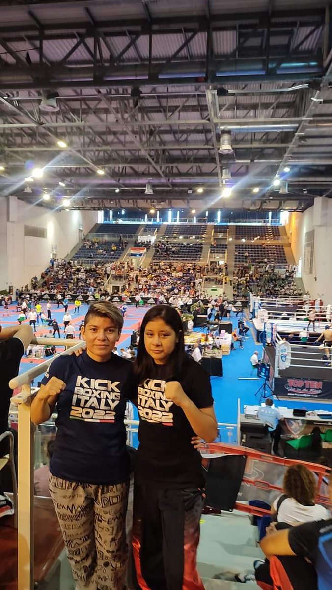 XHVXTabasco's tweet photo. 🔴#OrgulloChoco | La cunduacanense Esthefanny Michelle conquista la presea de plata en el mundial de kickboxing de Italia. 🥈🥊🎉🥳
Nota completa ➡️ https://t.co/0A9ynbNoyp https://t.co/N1JgCcQkbN