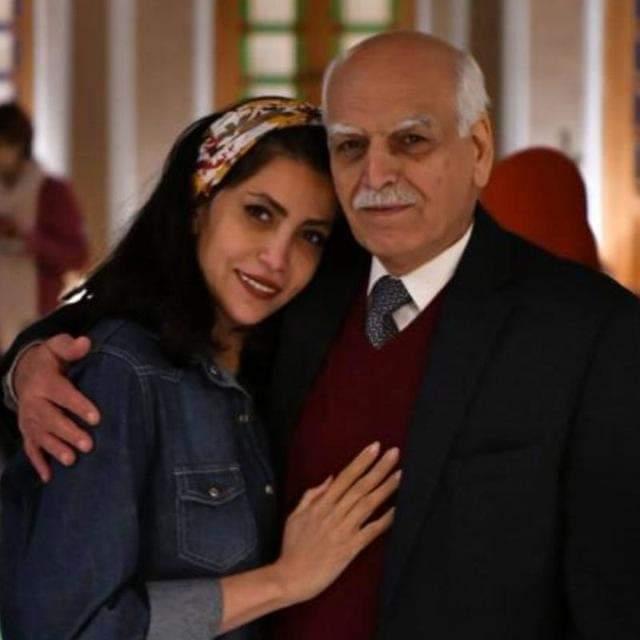 OfficialToomaj's tweet photo. «رُزا اعتماد انصاری» وکیل شریفی که بخاطر کمک حقوقی به معترضین، توسط وزارت اطلاعات ربوده شده.
#مهسا_امینی
#اعتصابات_سراسری https://t.co/cjg6kPI24a