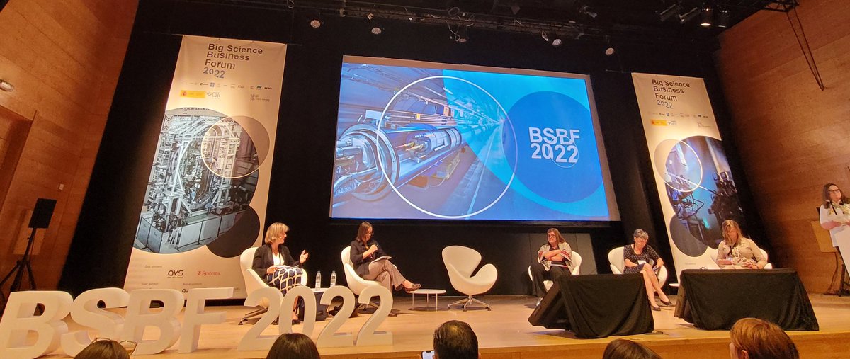 esa_es's tweet photo. Esta semana, @NajaGeraldine, Dir.ª de Comercialización, Industria y Adquisiciones @esa, durante su charla en Women in Big Science en #BSBF2022
"Las mujeres representan el 50% de la inteligencia de un país, es importante reforzar la presencia de las mujeres en todos los niveles" https://t.co/8p59M3Z2ZL