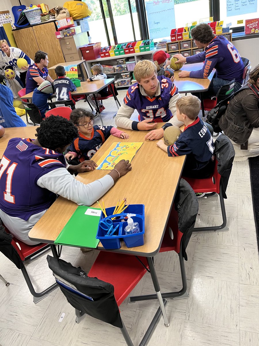 HobartFootball's tweet photo. Football Day at West Street School

#TheHobartWay #Team128 https://t.co/vMC5gogjdF