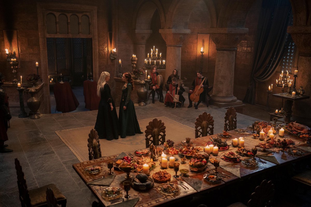 HouseDragonFr's tweet photo. Rhaenyra et Alicent dans l'épisode 8 de House Of The Dragon https://t.co/IF12Mjf30o