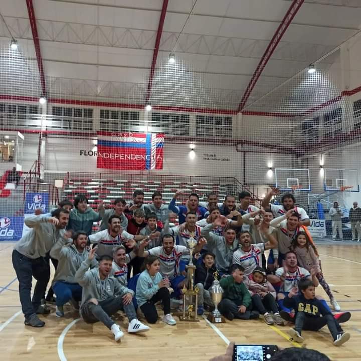 NicoDeLeonOrue's tweet photo. #𝐅𝐮𝐭𝐬𝐚𝐥 #𝐋𝐢𝐠𝐚𝐃𝐞𝐅𝐥𝐨𝐫𝐢𝐝𝐚

𝐈𝐍𝐃𝐄𝐏𝐄𝐍𝐃𝐄𝐍𝐂𝐈𝐀 𝐁𝐈-𝐂𝐀𝐌𝐏𝐄𝐎́𝐍 ⚪️🔵🔴

A falta de 2 fechas para el final, Independencia se consagró campeón de la Copa de Oro

Torneo Clasificatorio✔️
Tabla Anual✔️
Copa de Oro✔️ https://t.co/1VoU9Di8HZ