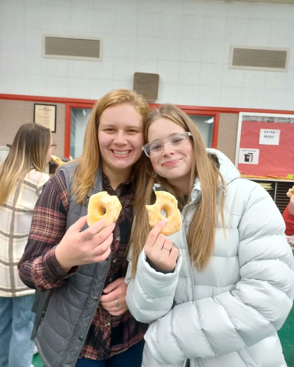 kenton_band's tweet photo. This week was Socktober at KHS. The band won with a total of 235 socks donated! As a reward, they were given donuts from Kenton's new shop, Glazed Over. Thank you, @KentonFFA https://t.co/wDX5Tgj0Oo