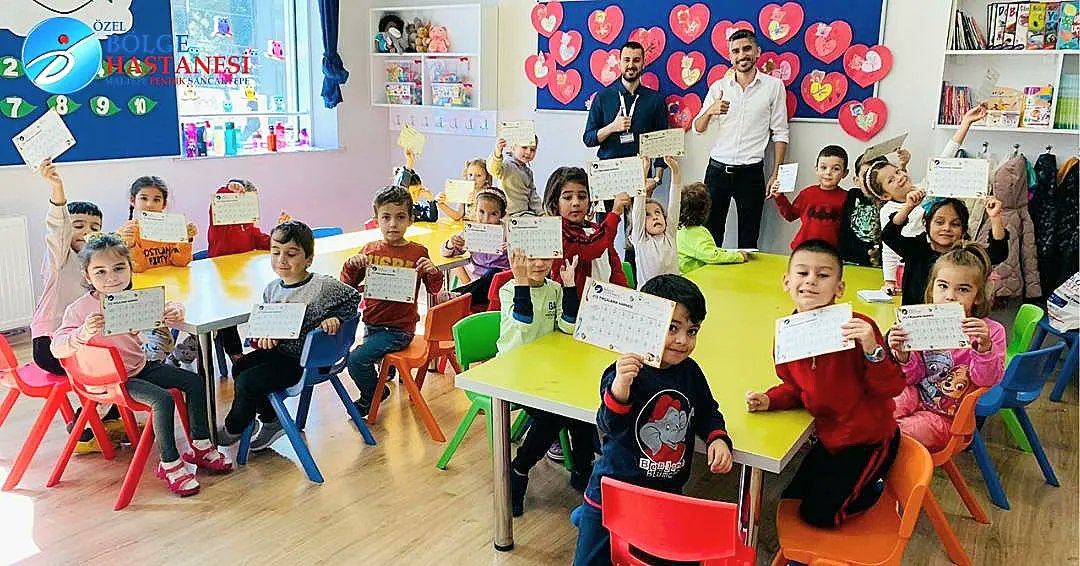 Özel Pendik İkbal Kolejinde Diyetisyenimiz Ahmet Talha atlı ile çocukların doğru beslenmesi isimli verimli bir sunum gerçekleştirdik.

#pendikbölgehastanesi #pendikbölge #özelpendikbölgehastanesi #diyetisyen #pendikdiyetisyen #doğrubeslenme