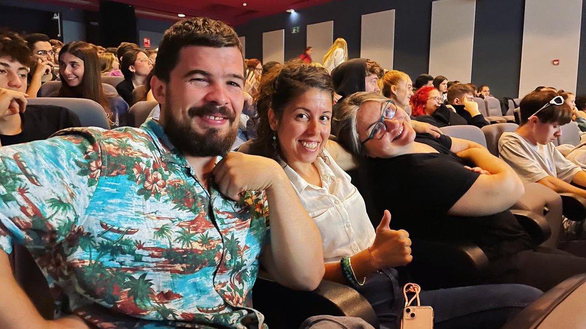 angiexcm's tweet photo. Col•lectius que sumen per donar resposta a reptes locals+globals!
#talentUPLH 🚀
#inclusiosocial #generacionsconnectades #LHospitalet6_0 #escletxadigital
@torrebarrinalh @LHAjuntament @serraiabella @FPCanVilumara @IProvensana @InnovacionFP @sruizon @JordiMelich @imaginecc https://t.co/6HKsxtiiba