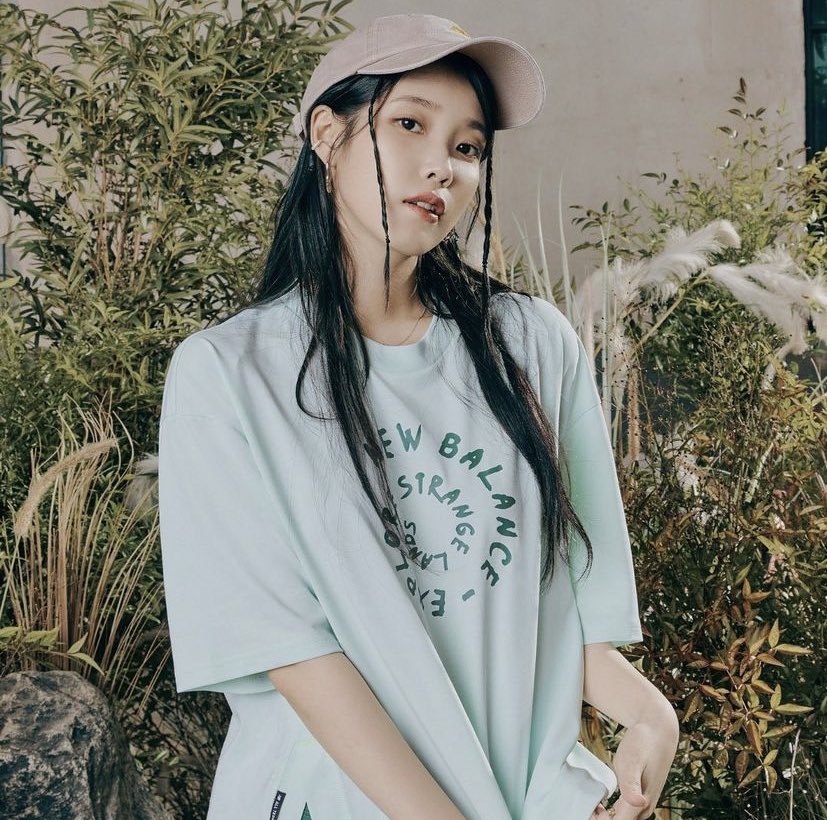 iuvisuals's tweet photo. #IU #이지은
#키스가죄 #밤을걷다 https://t.co/sgCvvRuVq5