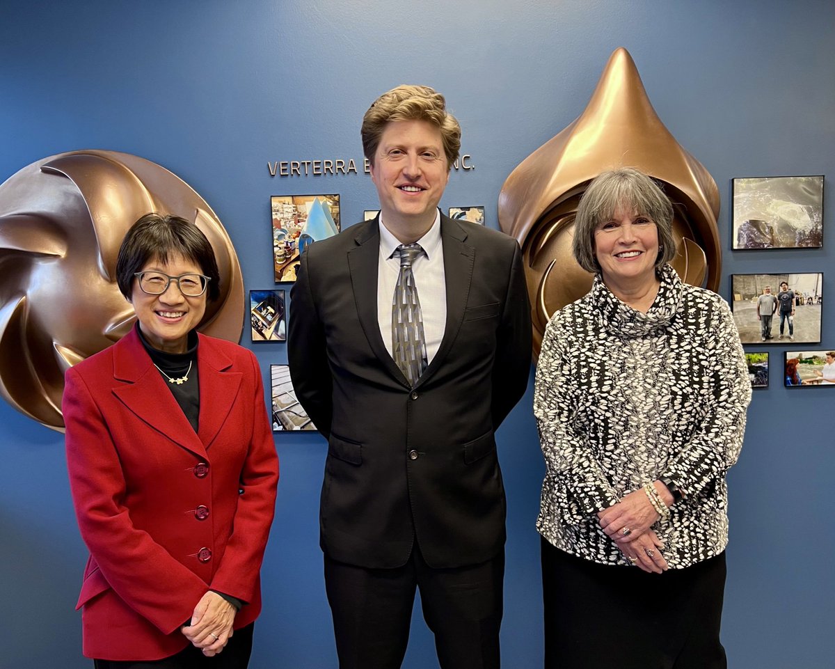 BettyMcCollum04's tweet photo. Thanks to @VerterraEnergy CEO Ted Christopher for hosting me &amp; Under Sec. of Defense Heidi Shyu (@DoDCTO) this morning! Proud to support Verterra's great work in partnership with @StPaulUSACE advancing zero-emission, renewable hydropower. https://t.co/J58ML2oNs1