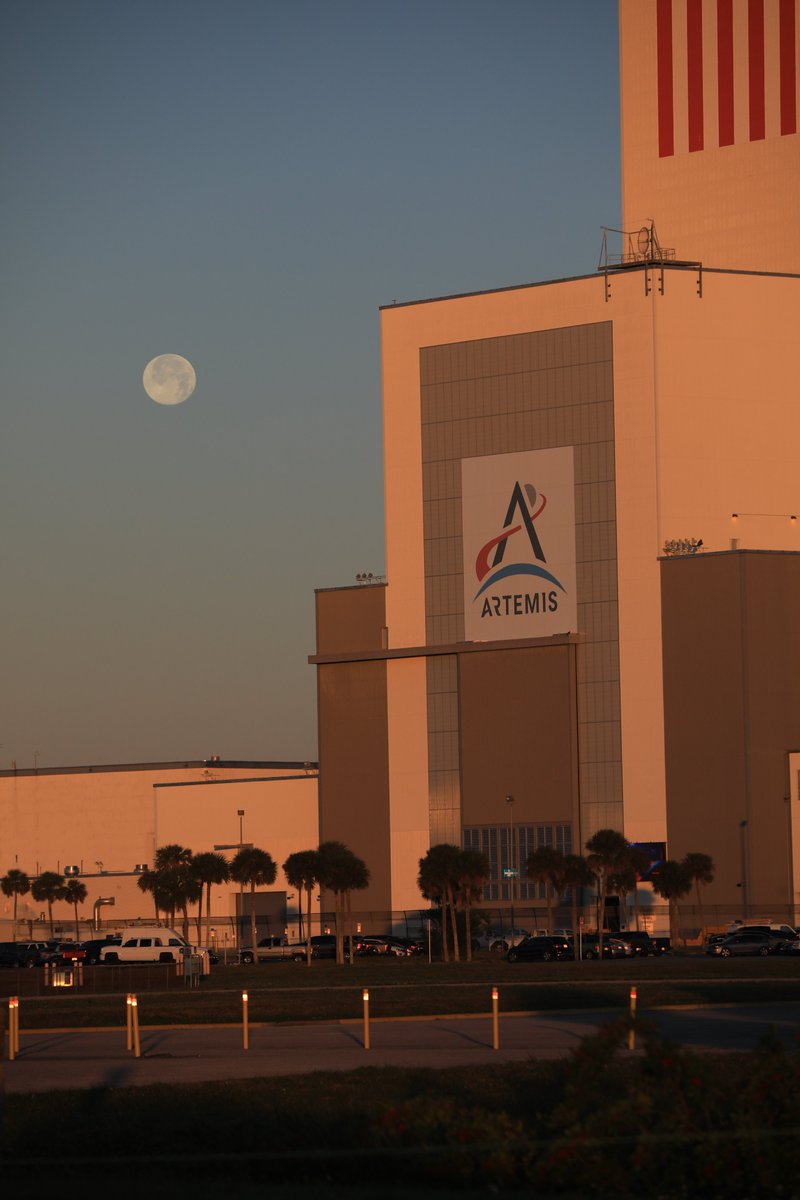 Engineers at @NASAKennedy are in the process of preparing @NASA_SLS and @NASA_Orion for the next #Artemis I launch attempt in Nov. Check-outs conducted this week will allow @NASA to finalize the work schedule before rolling SLS and Orion to Pad 39B. MORE: go.nasa.gov/3rFv8Z2