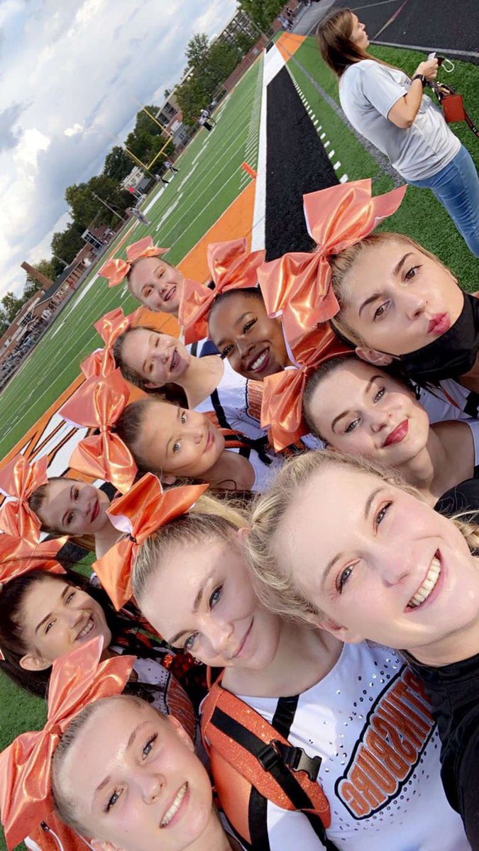 HAPPY NATIONAL COACHES DAY TO THE BEST COACHES AROUND! 🧡 Thank you Sam, Jenn, and <a href="/MsCartwright2/">Alex Cartwright</a> for all you do 🐾