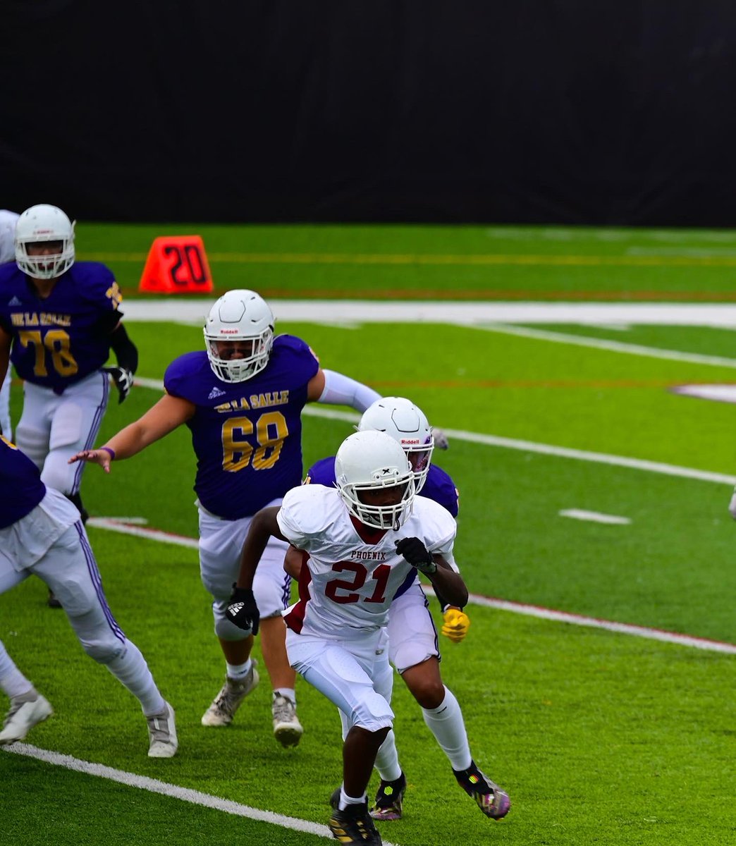 BClark2026's tweet photo. Nice win vs Renaissance yesterday. #hoggs #trenchlife #delasallefootball https://t.co/1nPHKc1hHZ