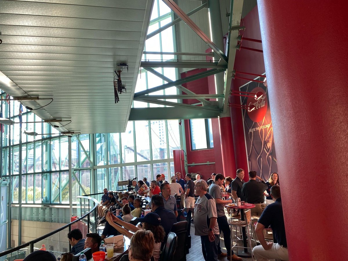 setsolutionsinc's tweet photo. We caught the last Astros game of the regular season with our customers and partners in the Coca-Cola suite! Thank you to everyone who made it out and #GoAstros!
#houstonastros #playoffbound #goset @Cloudflare @expel_io @SaltSecurity @Venafi https://t.co/1OarHWRlG5