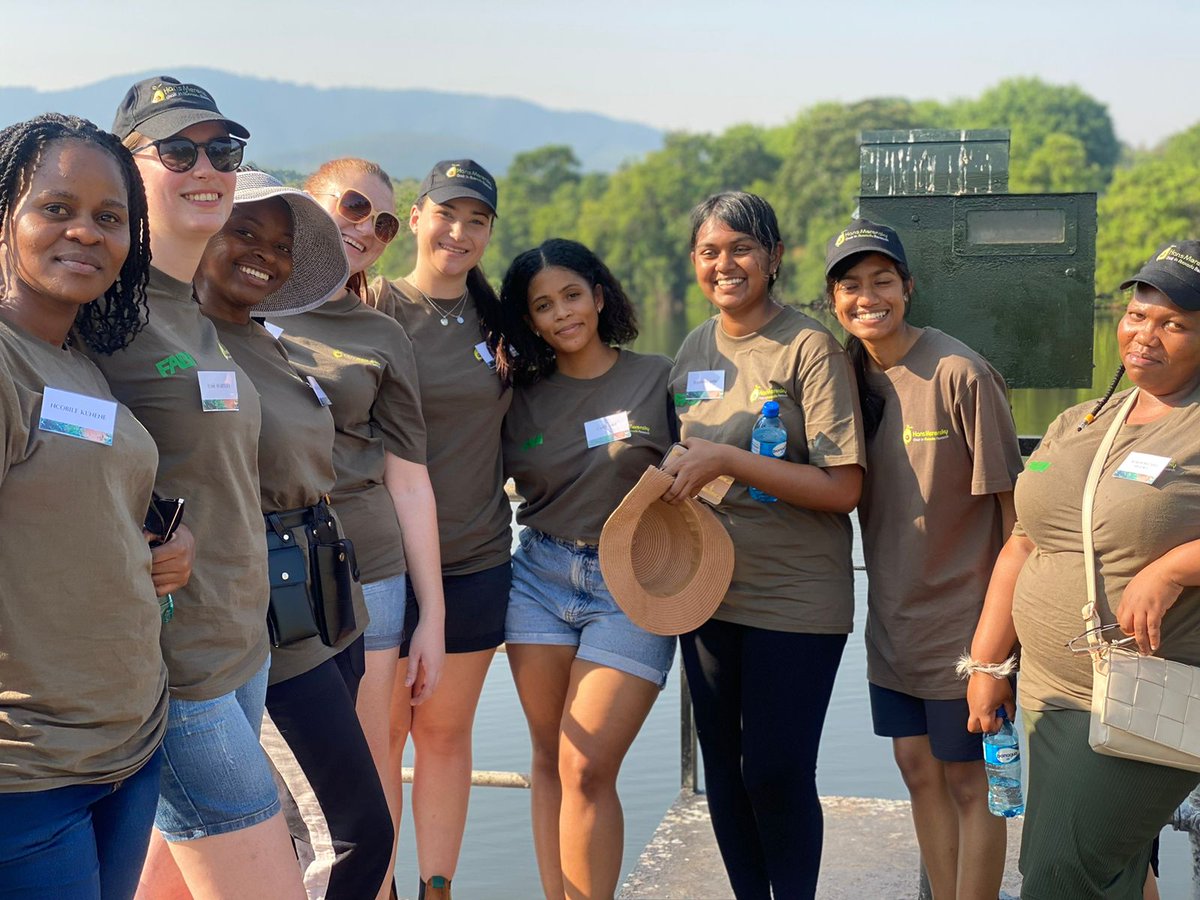 Jhart247's tweet photo. So grateful to be a part of this research team 🥑🌳💚
@Tsakani_Miyambo @Fabiteam1 @JoubertMelissa @CaseyGill30 @Susannanbu @tweet_not_sent @Alicia_Fick_ https://t.co/yVXuU9uGYv
